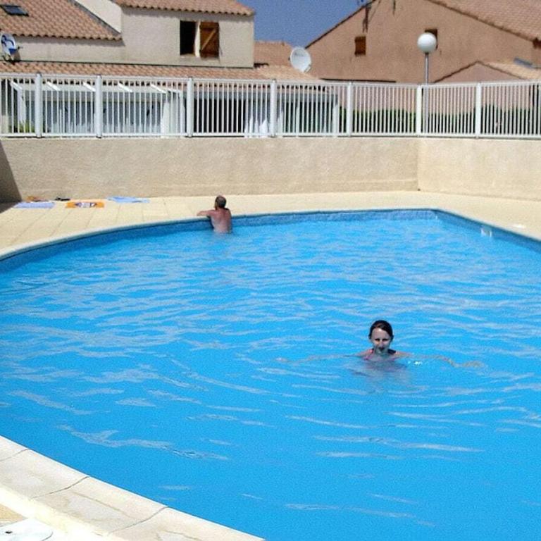 Holiday home in Gruissan with swimming pool - Two-Bedroom Holiday Home - 4