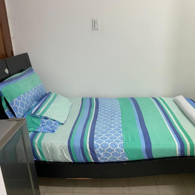 Hostal Ferdiz - Habitación Individual con baño privado - 5