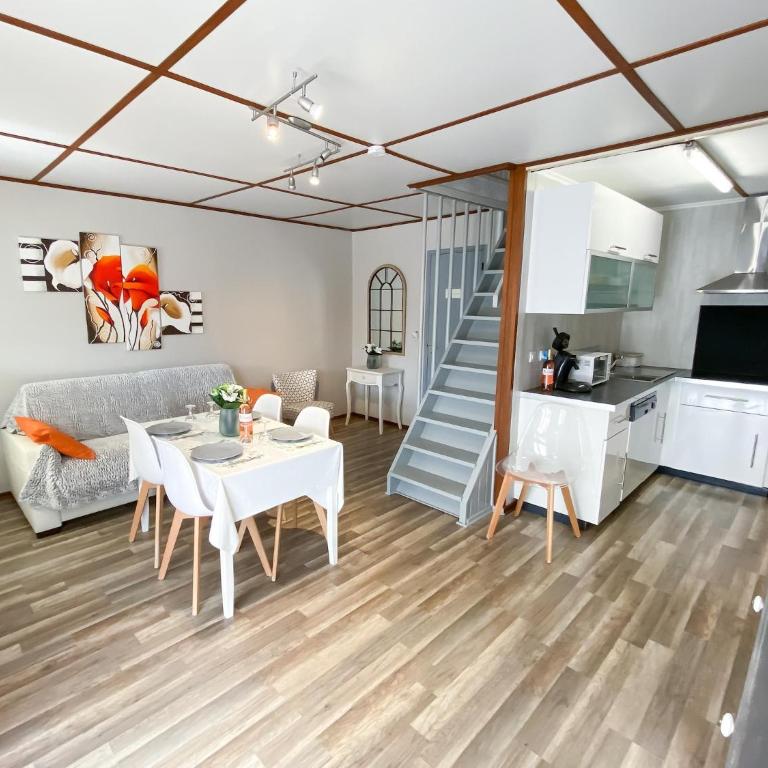 Cozy beach House in Les Tamaris - Maison de Vacances 2 Chambres - 4