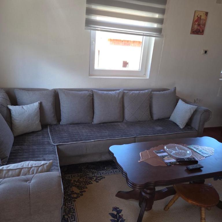 Kuća na Metaljci - Four-Bedroom House - 6