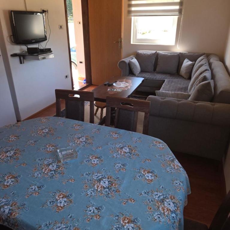 Kuća na Metaljci - Four-Bedroom House - 36