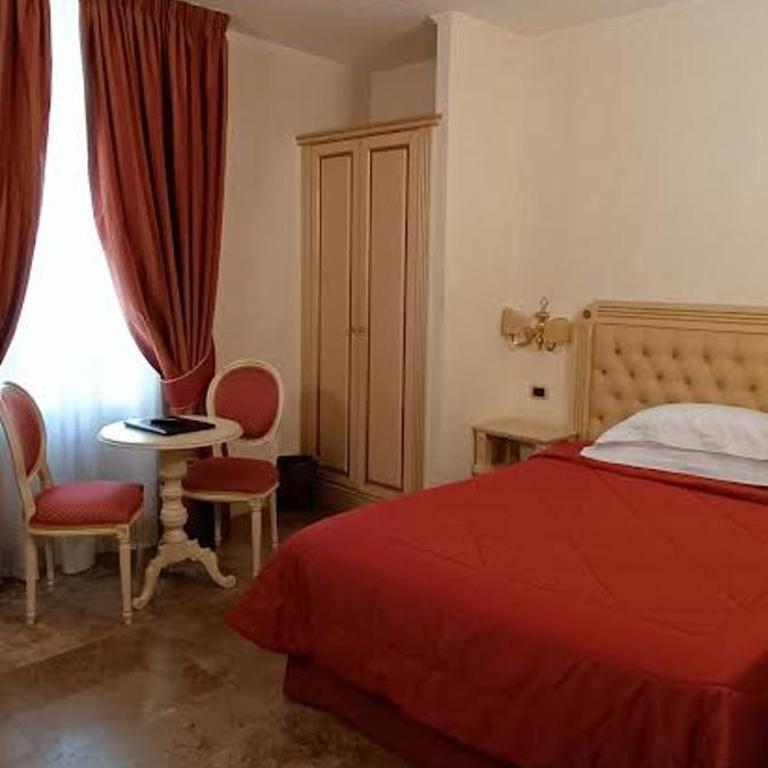 Hotel Cavour - Camera Matrimoniale Piccola - 1
