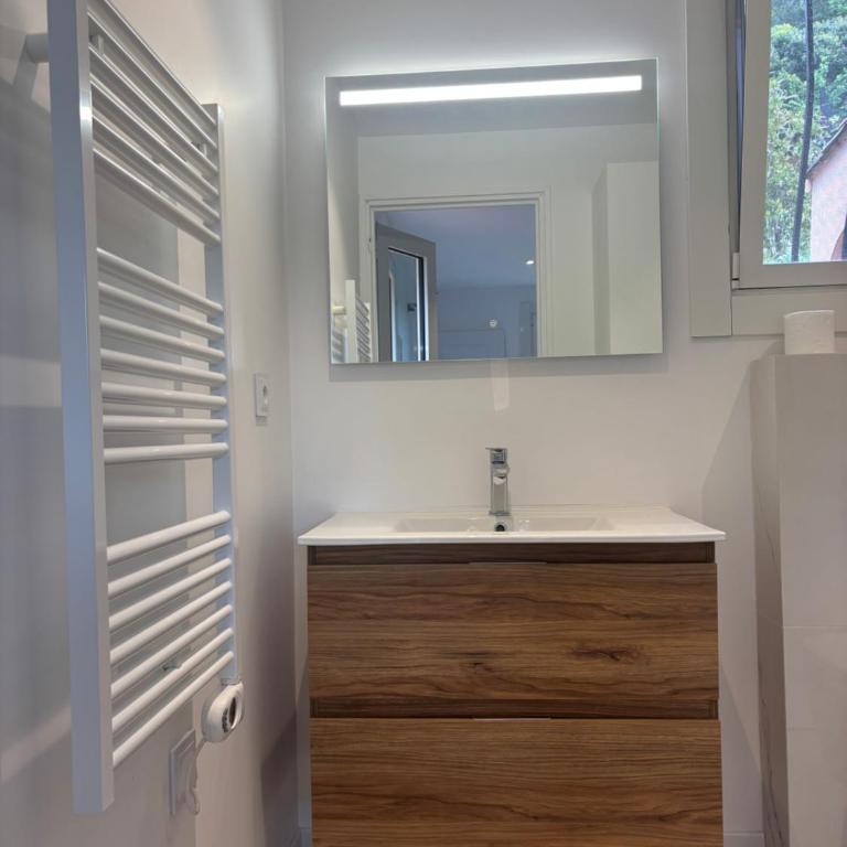 Studio indépendant - Entrée & terrasse privatives - Vue mer - Parking - Chambre Double Deluxe avec Balcon - Vue sur Mer - 16