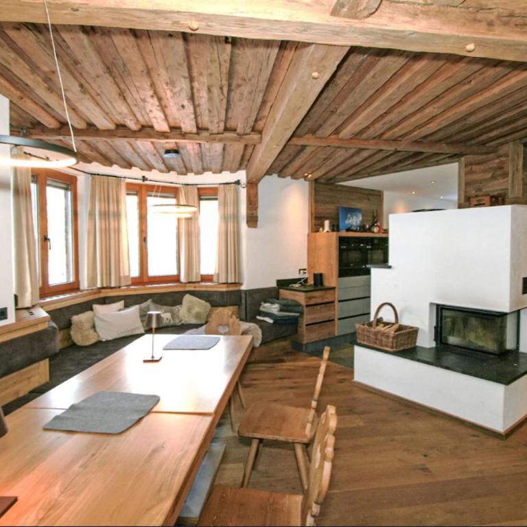 Data Castle - Vacation Home - 4