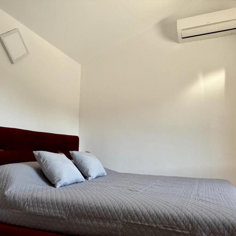 HOST4U - Nuovo Appartamento con Ingresso Indipendente e Parcheggio Privato - Villa Catocce - Appartamento Attico - 18
