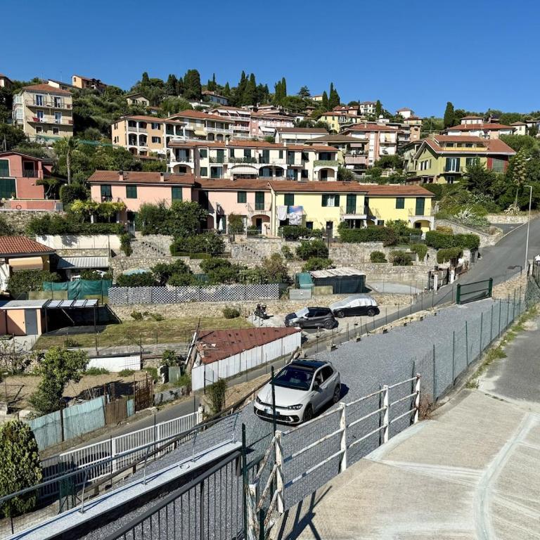 HOST4U - Nuovo Appartamento con Ingresso Indipendente e Parcheggio Privato - Villa Catocce - Appartamento Attico - 1