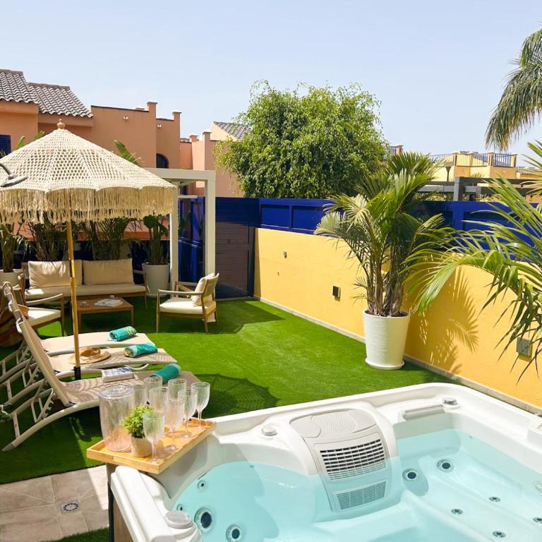 Oasis Beach Home Meloneras with jacuzzi - Four-Bedroom Vacation Home - 2