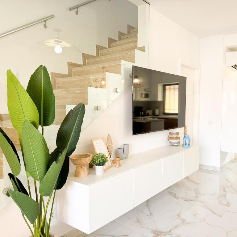 Oasis Beach Home Meloneras with jacuzzi - Four-Bedroom Vacation Home - 7