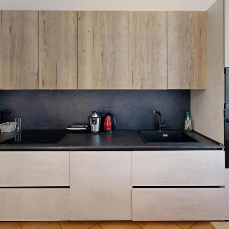 Wonderful downtown apartment-HD NETFLIX, KING-SIZE BED, two minutes' walk from metro - Appartamento Deluxe - 27