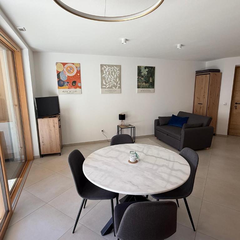 Trui Ensemble Apartment Alpine Escape with Garden - Appartamento con 1 Camera da Letto - 29