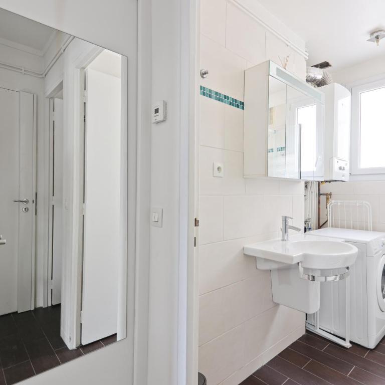 Haussmannien lumineux avec balcon proche Montmartre - Appartement 1 Chambre - 29