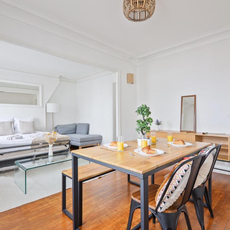 Haussmannien lumineux avec balcon proche Montmartre - Appartement 1 Chambre - 35