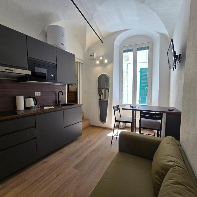 Palmari Studio - 2 Minutes from the Ariston - Wi-Fi - Monolocale - 2