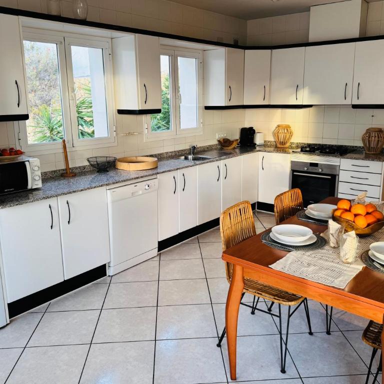 Large chalet with private pool - Chalet - 14