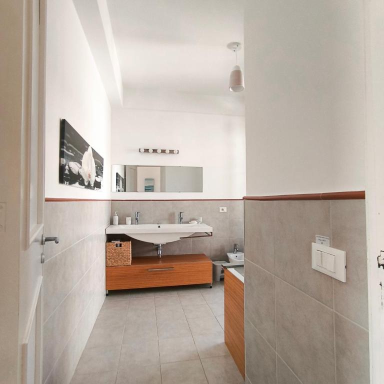 Azzurra Apartment Mondello - Casa Vacanza a due passi dal Mare - Two-Bedroom House - 24