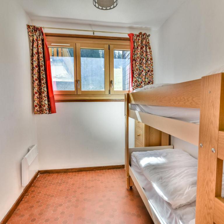 Agréable T4 aux Gets - Arrivée Skis aux Pieds - Proche Piste de la Turche - 6 Pers. - FR-1-685-48 - Appartement - 4
