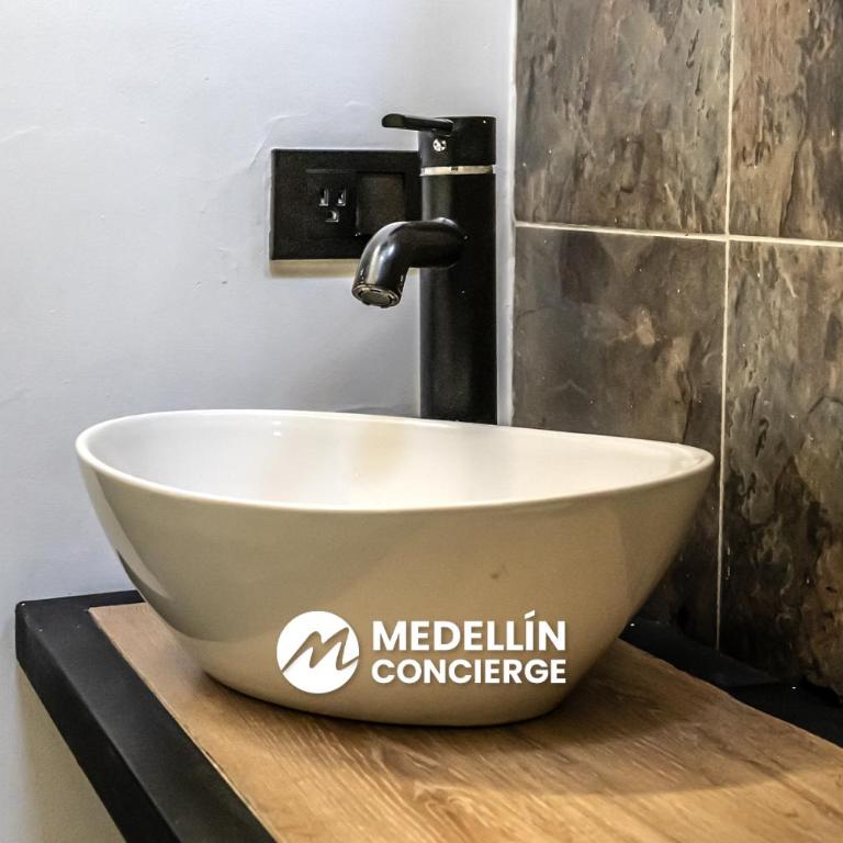 2BR House Jacuzzi & AC in Poblado Manila - Two-Bedroom Apartment - 30