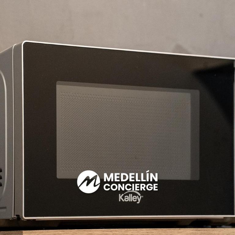 2BR House Jacuzzi & AC in Poblado Manila - Two-Bedroom Apartment - 34