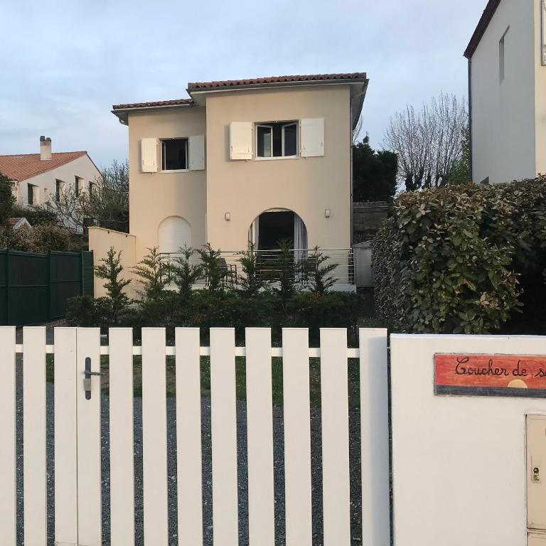 Devant la mer et la plage de ROYAN PONTAILLAC, 4chambres 2 à 8 personnes - Villa - 63