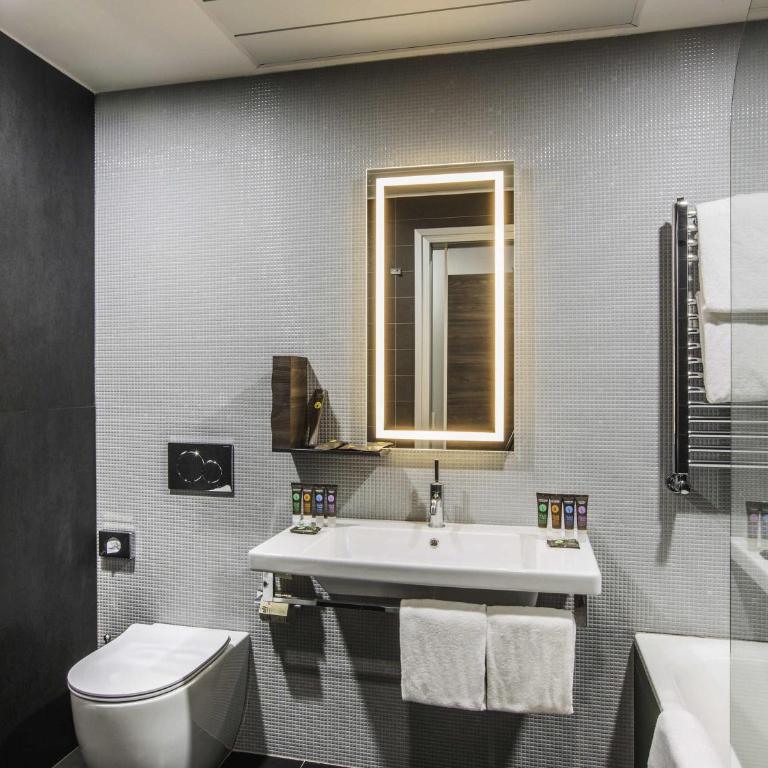 Novotel Roma Eur - Camera Matrimoniale Superior con Divano-Letto - 4