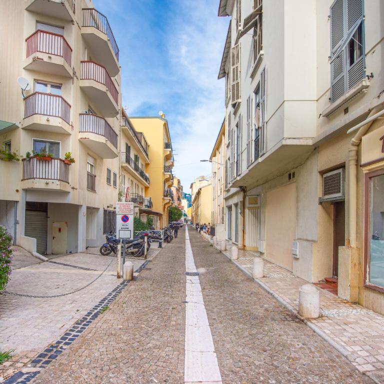 Superbe appartement - Proche du centre-ville - EL - Appartement 2 Chambres - 23