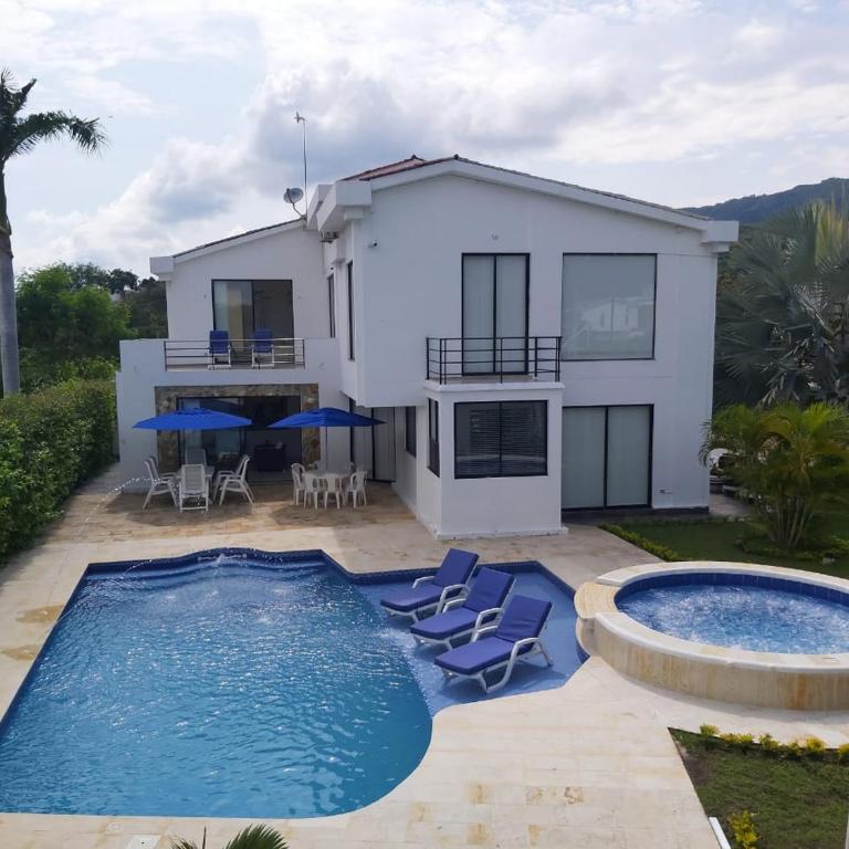 Exclusiva casa campestre - Casa de 3 dormitorios - 4