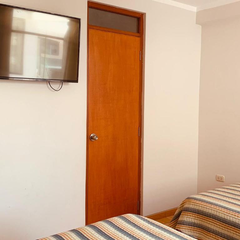 Hotel Silver - Standard Quadruple Room - 6