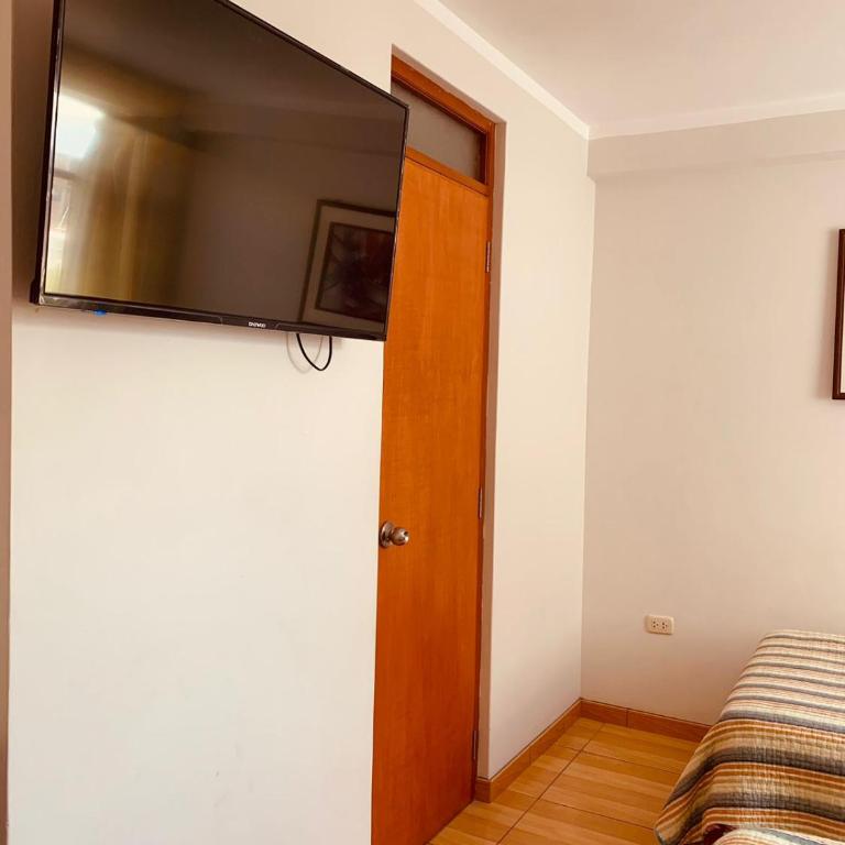Hotel Silver - Standard Quadruple Room - 2