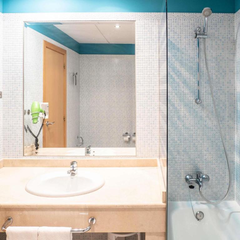 Ibis Styles A Coruna - Habitación Doble Estándar - 1