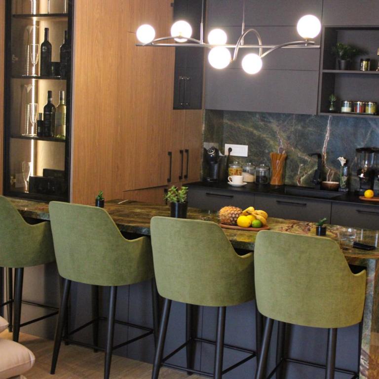 Luxurious 2BR Designer Apartment Near River & Park - Two-Bedroom Apartment - 5