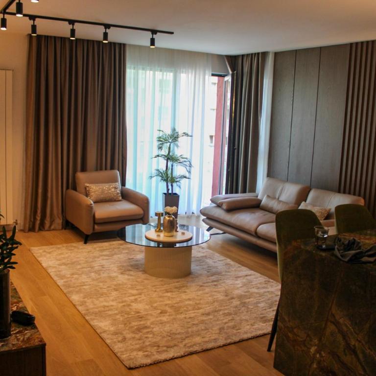 Luxurious 2BR Designer Apartment Near River & Park - Two-Bedroom Apartment - 7