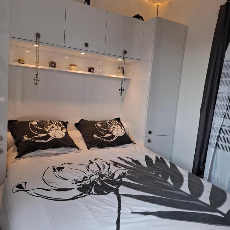 Appartement avec place de parking et accès piscine privée - Appartement 1 Chambre - 13