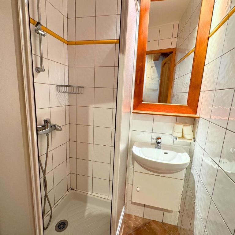 Chalet 5 pièces, 8 pers, au coeur de St Martin de Belleville, proche pistes et commodités - FR-1-452-65 - Chalet 3 Chambres - 13