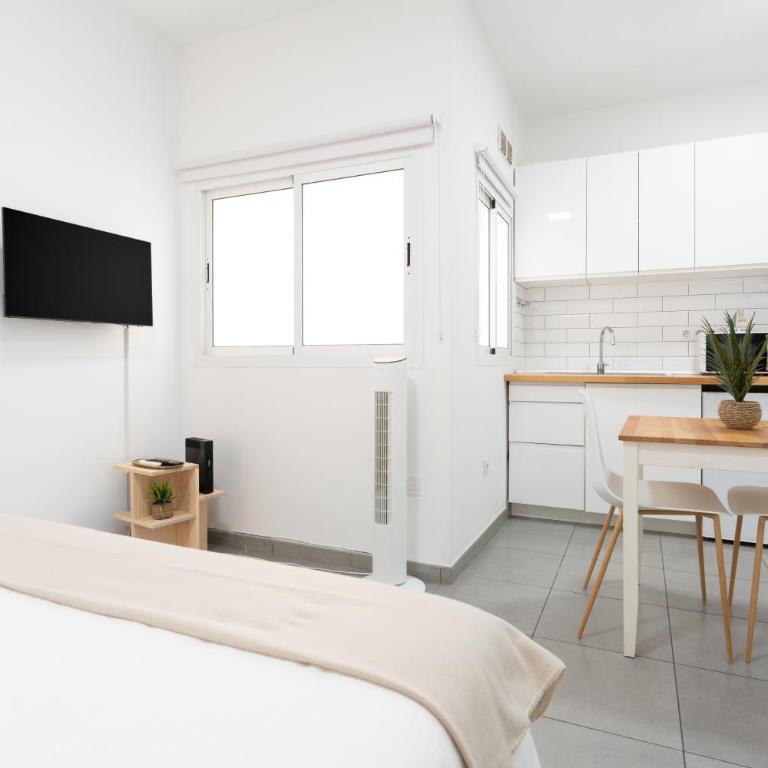 Apartamento Playa Las Canteras - One-Bedroom Apartment - 17