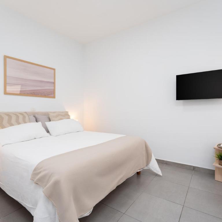 Apartamento Playa Las Canteras - One-Bedroom Apartment - 1