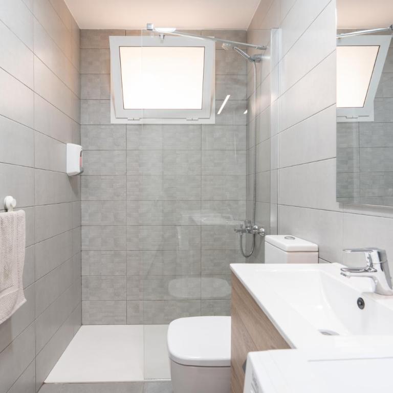 Apartamento Playa Las Canteras - One-Bedroom Apartment - 4