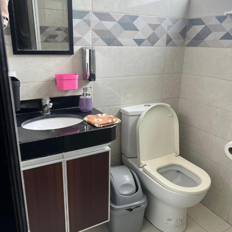 Casa linda y cómoda en SC - Four-Bedroom House - 13