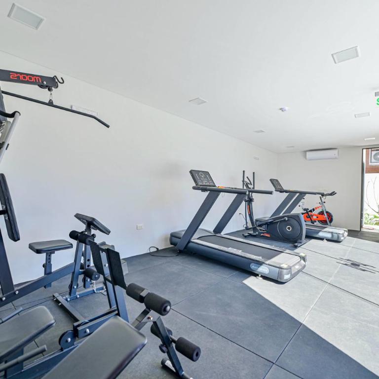 Elegant 2-bedroom space with a pool, gym, and free parking - Two-Bedroom Apartment - 10