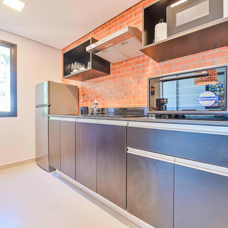 Elegant 2-bedroom space with a pool, gym, and free parking - Two-Bedroom Apartment - 12