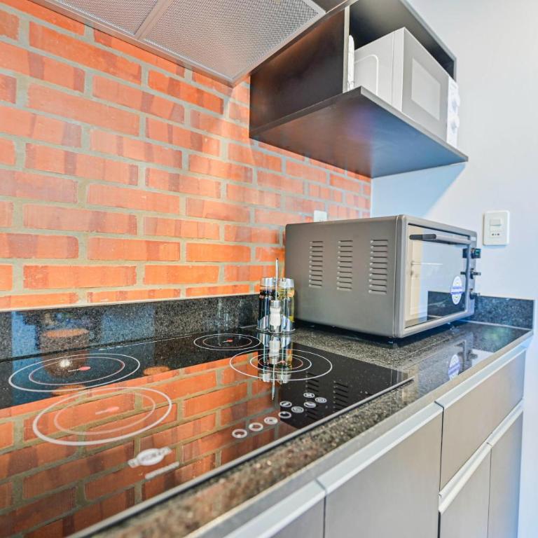 Elegant 2-bedroom space with a pool, gym, and free parking - Two-Bedroom Apartment - 15