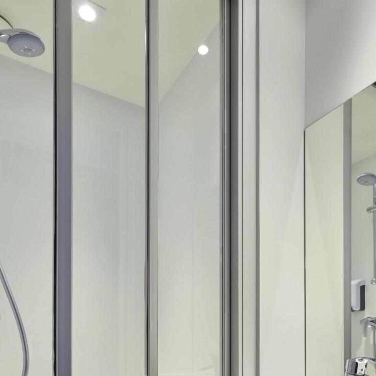 hotelF1 Metz Actipole - Chambre Cabrio avec Salle de Bains Privative (2 Adultes) - 2