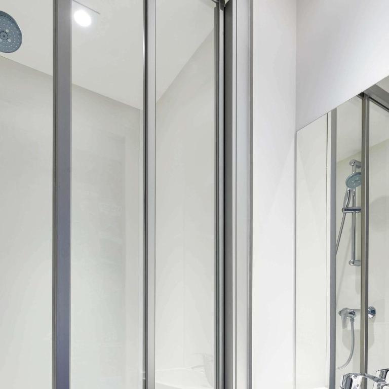 hotelF1 Marseille EST - Chambre Cabrio avec Salle de Bains Privative - 5