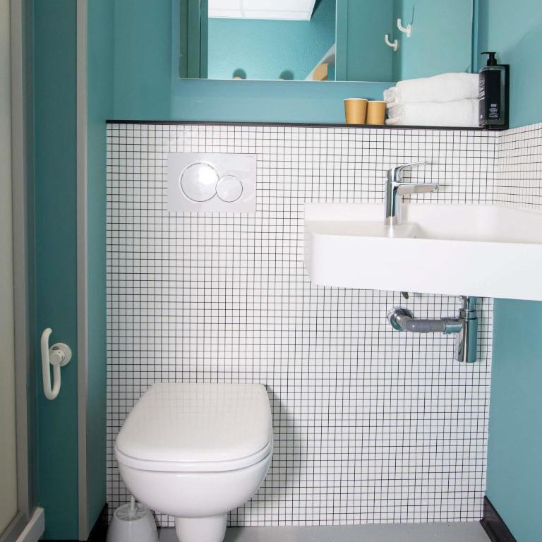 Ibis Budget Honfleur Centre Ville - Chambre Triple avec 1 Lit Double et 1 Lit Superposé - 3
