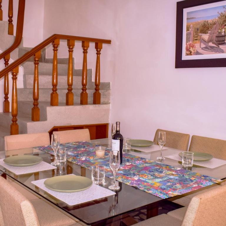 Casa en la ciudad de Piura con aire acondicionado - Four-Bedroom House - 2