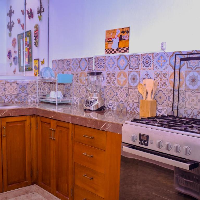 Casa en la ciudad de Piura con aire acondicionado - Four-Bedroom House - 8