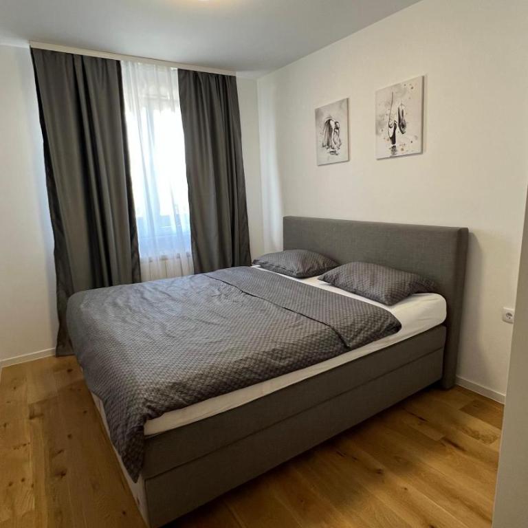 Lux Apartment Divine with Private Parking Garage - One-Bedroom Apartment - 3