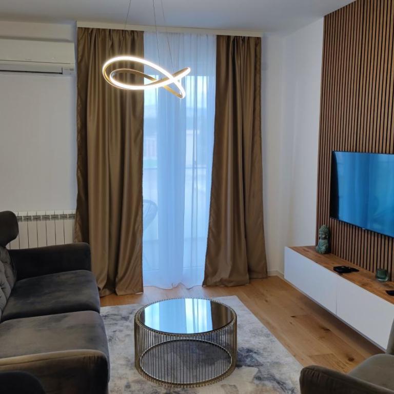 Lux Apartment Divine with Private Parking Garage - One-Bedroom Apartment - 11