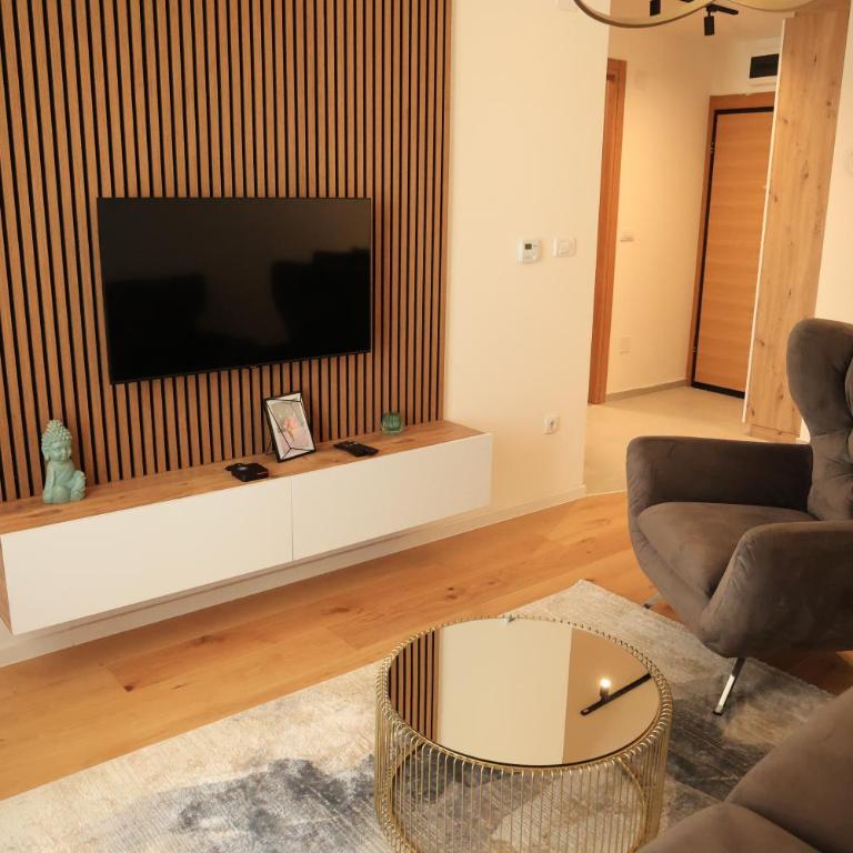 Lux Apartment Divine with Private Parking Garage - One-Bedroom Apartment - 15