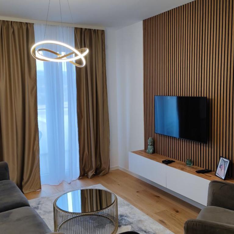Lux Apartment Divine with Private Parking Garage - One-Bedroom Apartment - 16