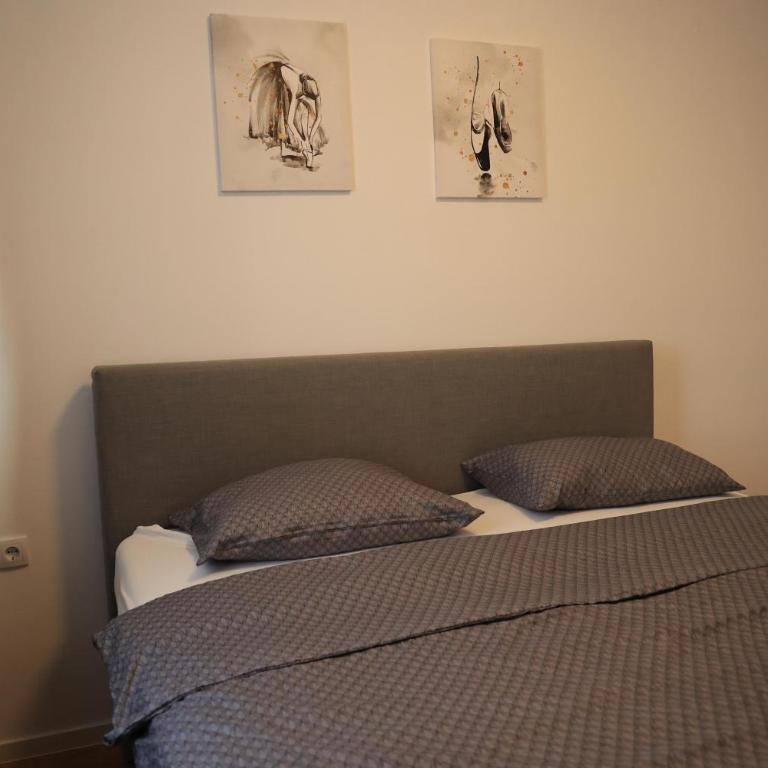 Lux Apartment Divine with Private Parking Garage - One-Bedroom Apartment - 31